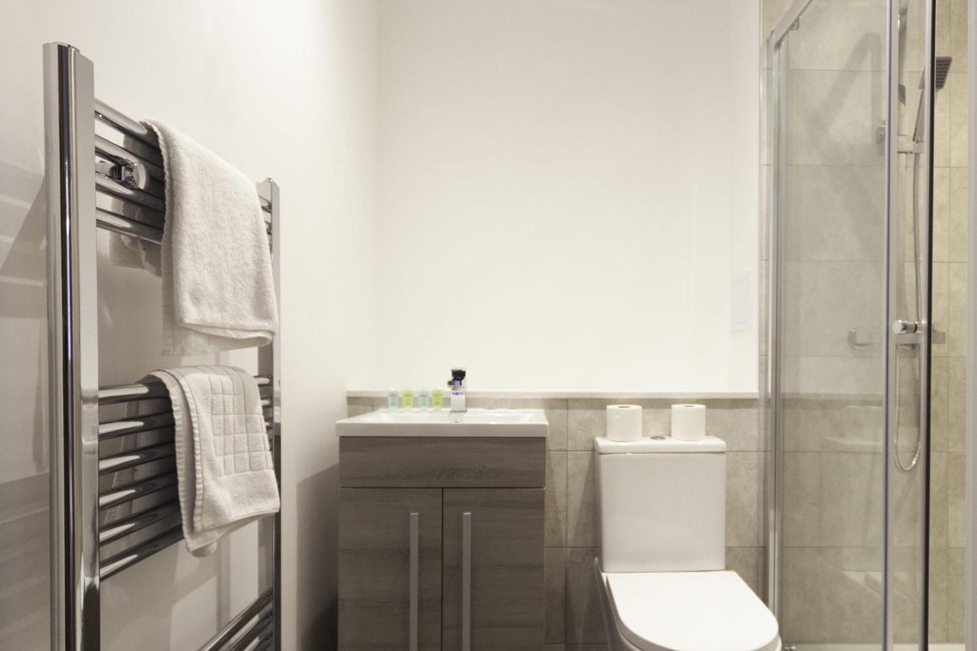 Lovely 2 Bedroom Apartment In Central Ashford Ashford  Esterno foto