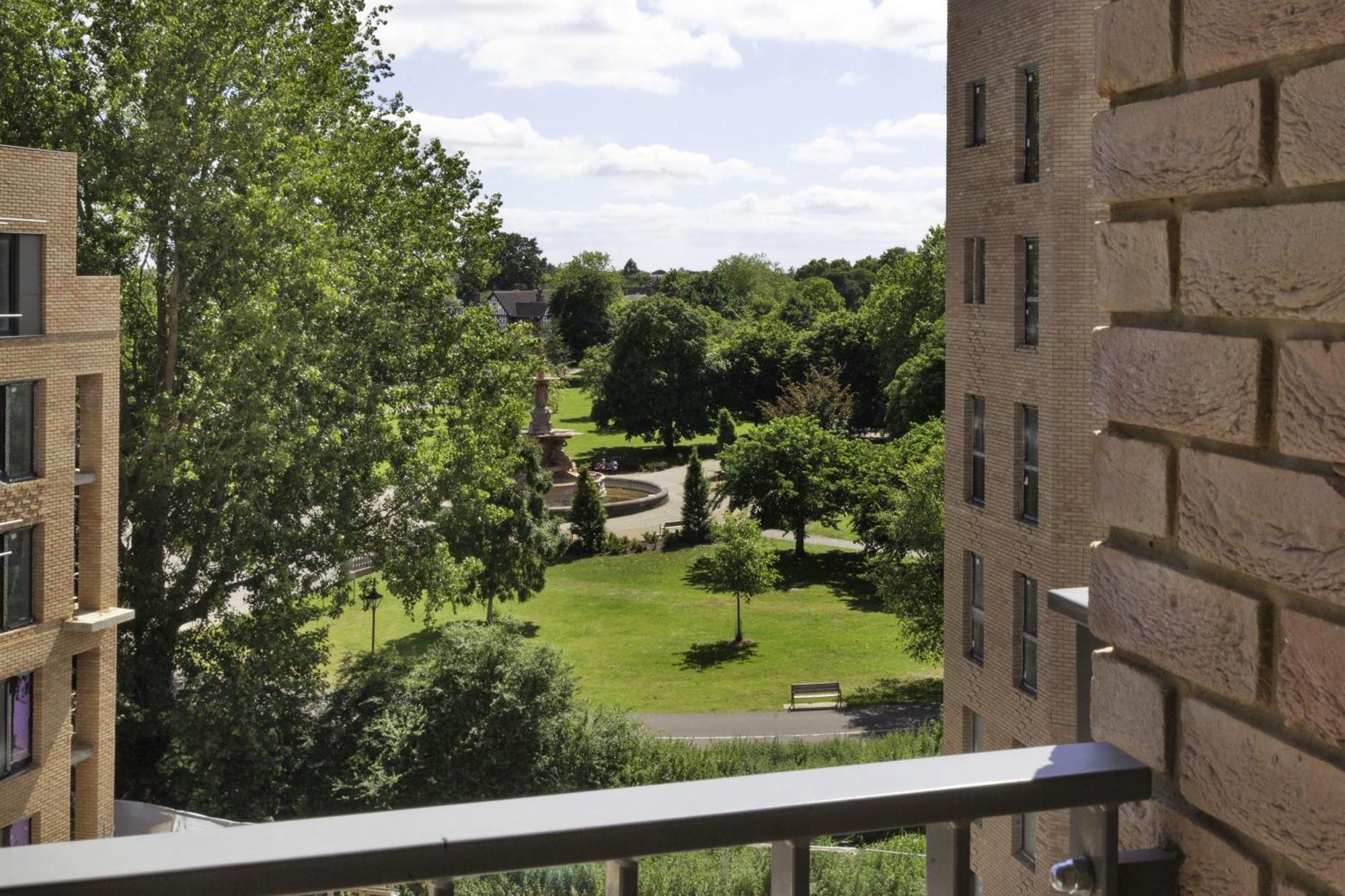 Lovely 2 Bedroom Apartment In Central Ashford Ashford  Esterno foto